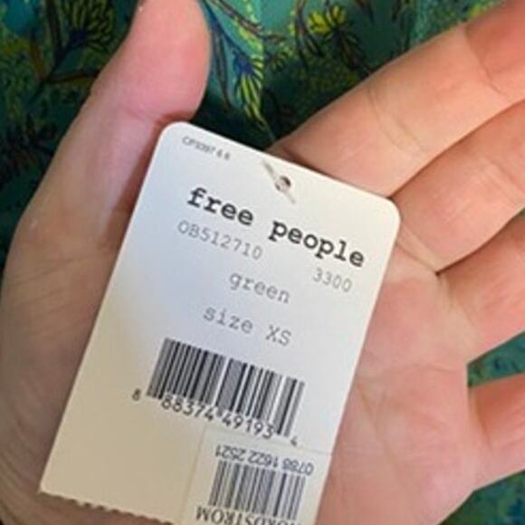 NWT Free People Uptown Bell Sleeve Flowing Peplum Style Blouse in Green - Picture 10 of 12